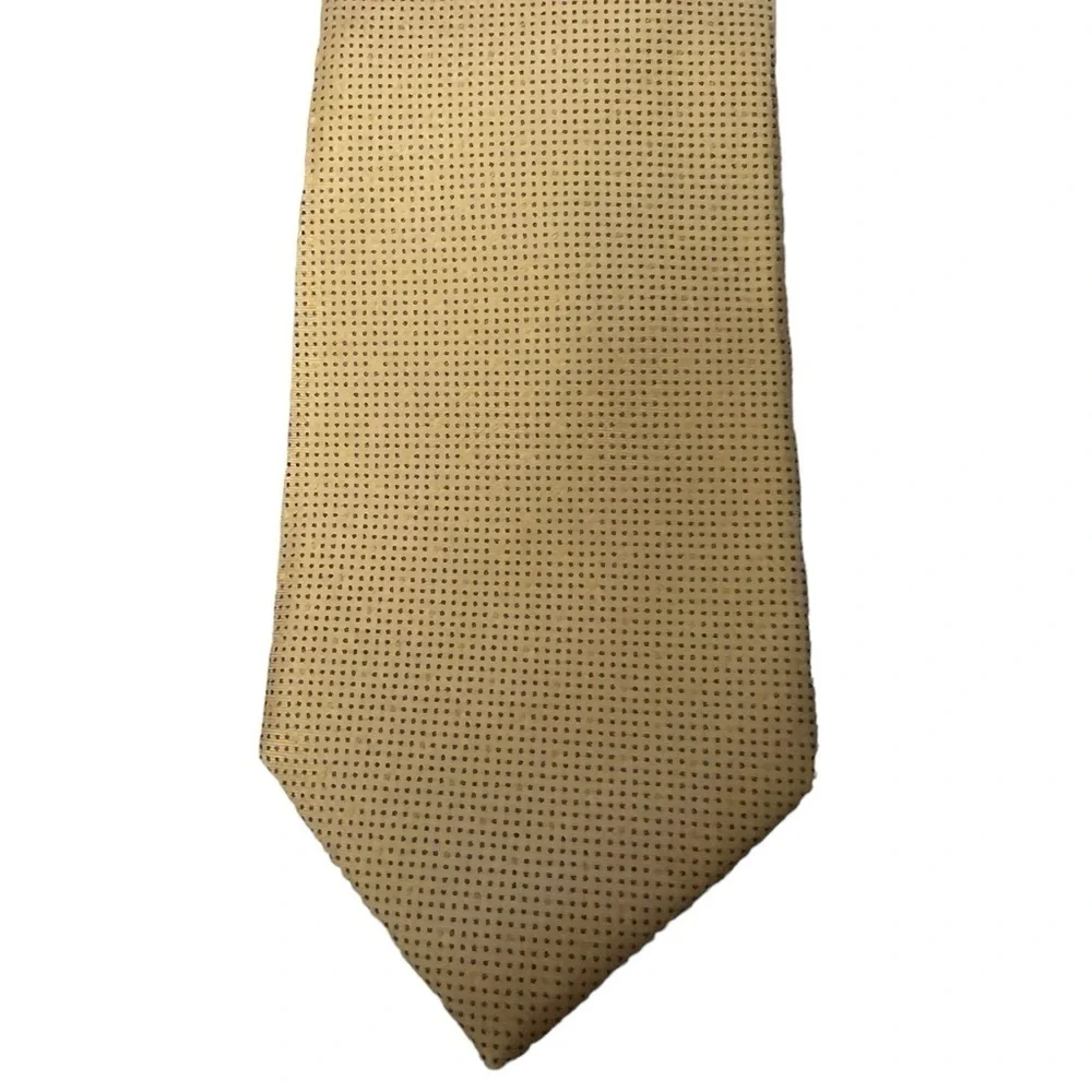 Jos. A. Bank Reserve luxury gold pin-dot skinny 3.25” tie #capsule wardrobe